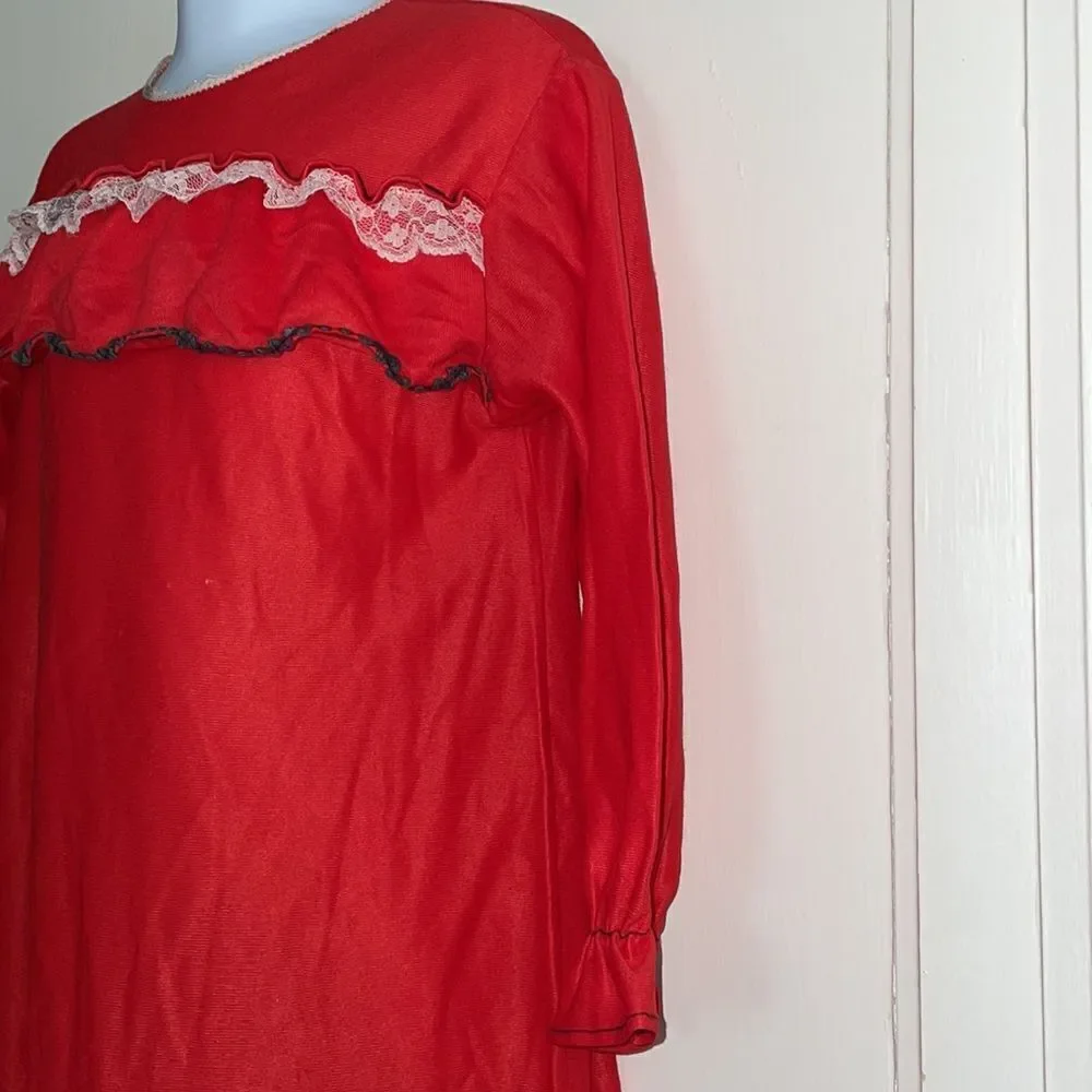 Vtg 60s/70s red little girls‎ long nightgown with long sleeves & lace detailing